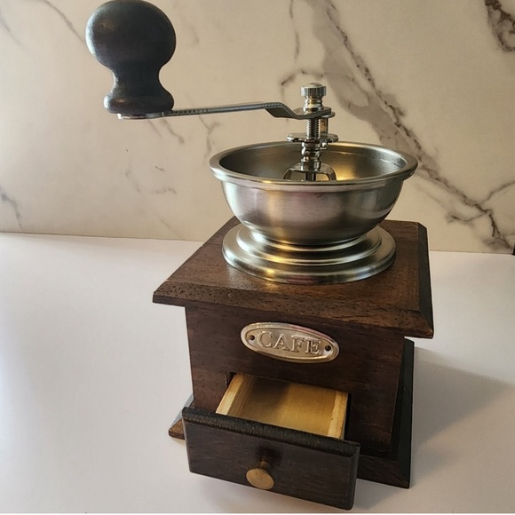 Vintage Handcrafted Wooden
Coffee Grinder - Picture 4 of 5